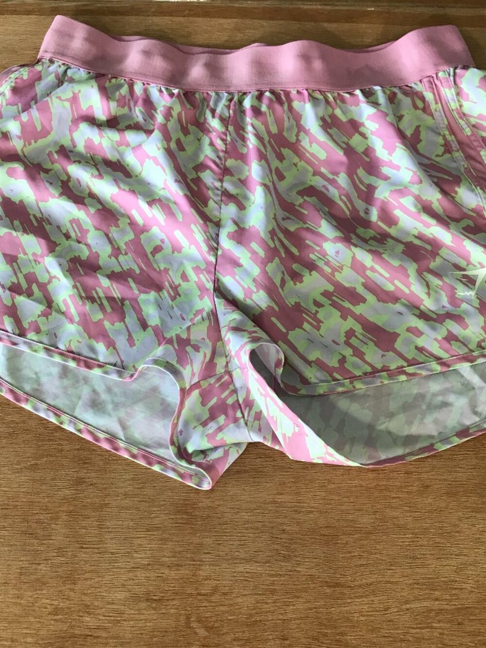 Gymshark Training Loose Fit Athletic Shorts Women XL Pink Camouflage Pull On